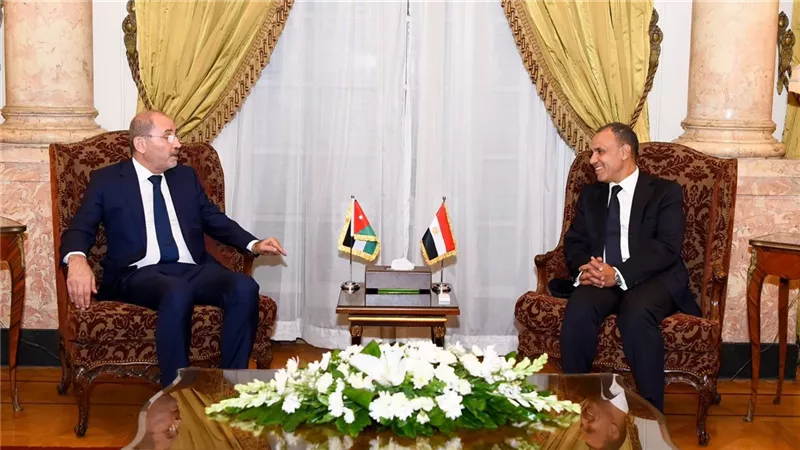 وزير الخارجية ونظيره الأردني يبحثان الجهود الجارية لتثبيت اتفاق غزة