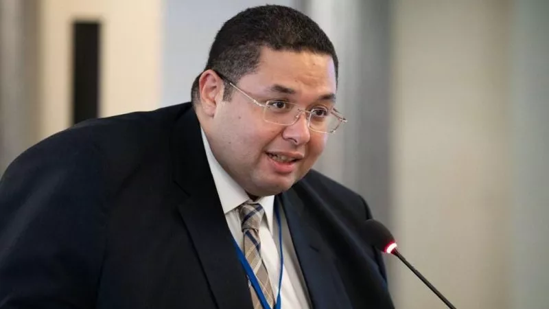أيمن حسين: القطاع المصرفي يستعد للانتقال إلى مرحلة 