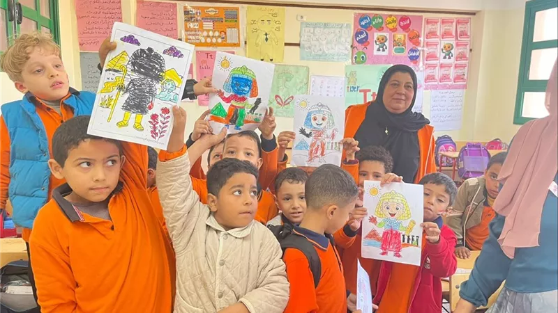 مسرح وتلوين.. نشاط فني متنوع لقصر 
