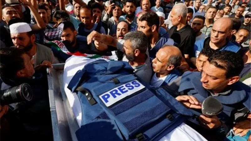  مركز حقوقي: 26 صحفيا محتجزين في سجون الاحتلال منذ العدوان على غزة 