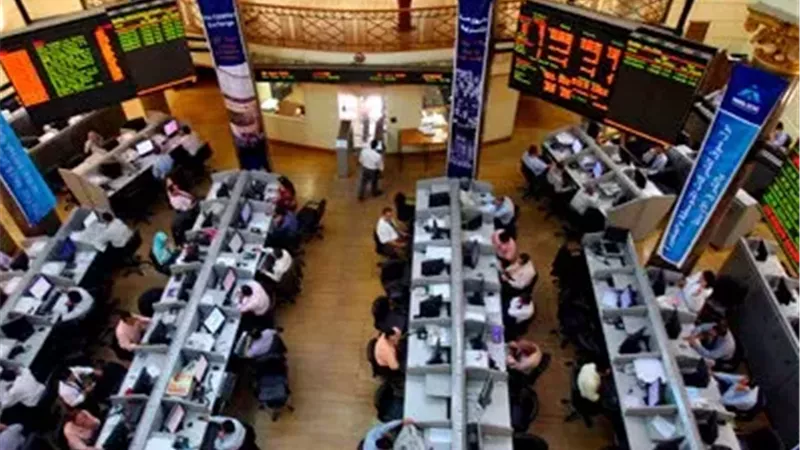 تباين مؤشرات البورصة في ختام تعاملات الإثنين.. ورأس المال يخسر 15 مليارًا 