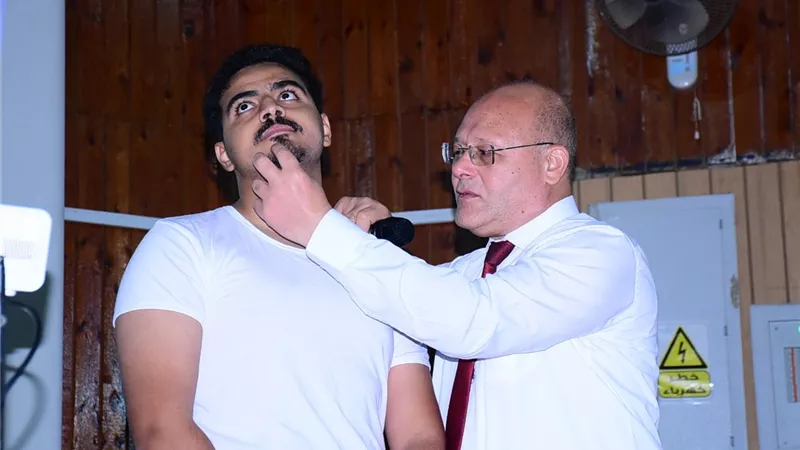 رئيس جامعة سوهاج يلقي محاضرة «شلل الضفيرة العصبية» بكلية الطب