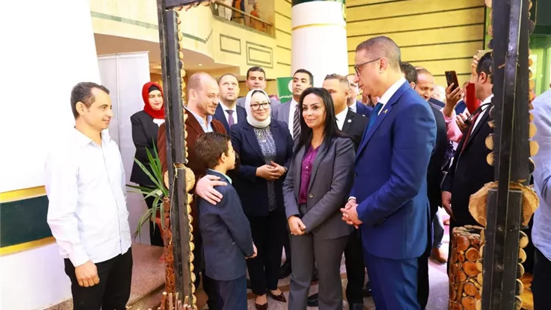 وزيرة التضامن تتفقد معرض 
