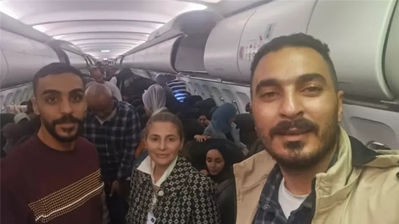تحقيق إسرائيلي يفضح شبكة مشبوهة لتهريب فلسطينيين من غزة واستغلال مأساتهم