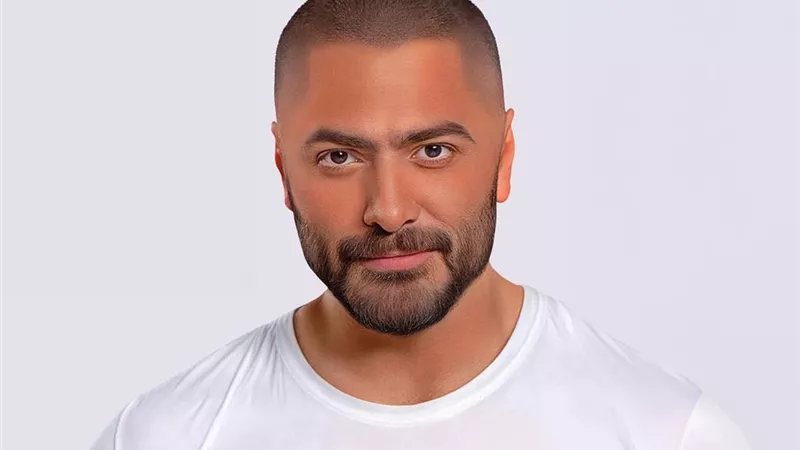 نجوم الفن يدعمون تامر حسني بعد تعرضه لوعكة صحية