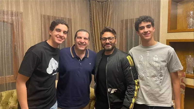 بعد أزمته الصحية.. تامر حسني يعتذر لعمرو خالد