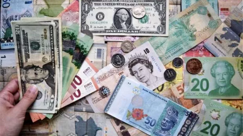 الدولار يستقر واليورو يرتفع.. أسعار العملات مقابل الجنيه اليوم الخميس
