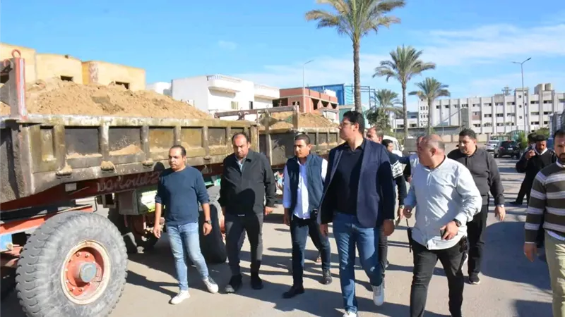 نائب محافظ الدقهلية يتفقد خدمات جمصة والمنطقة الصناعية 