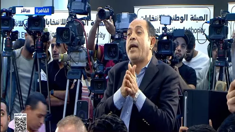 جدل على الهواء.. عصام الشريف لـ بدوي: الانتخابات لا تليق بدولة في حجم مصر