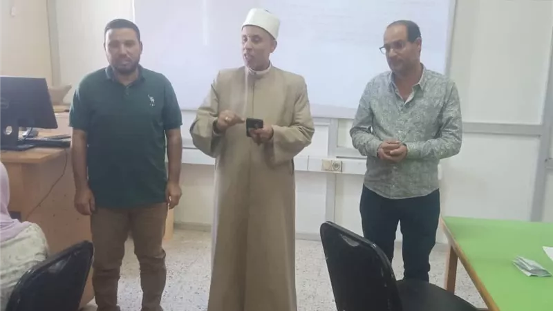دورات لتنمية مهارات موظفي منطقة كفر الشيخ الأزهرية على الحاسب الآلي