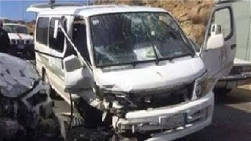 مصرع شخصين أحدهما شرطي في تصادم ملاكي وميكروباص بالإسكندرية