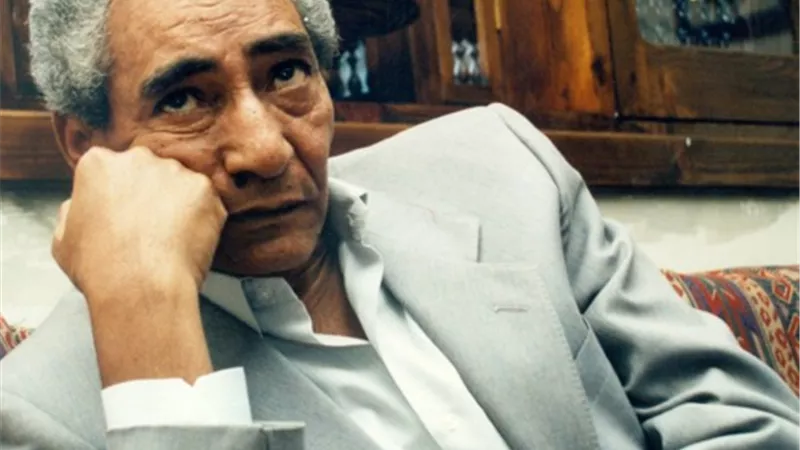 عبدالرحمن الأبنودي.. شاعر مصر الذي جسد الهوية بين الريف والمدينة