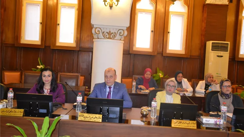 «العليا والبحوث» يستعرض الأداء البحثي بالدوريات العلمية لجامعة الإسكندرية