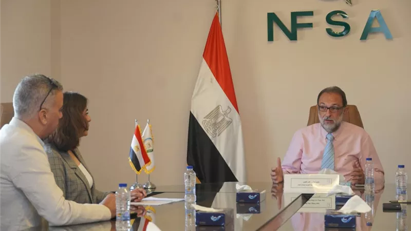 «سلامة الغذاء» تبحث مع «الإقليمي من أجل الجودة» الامتثال للمعايير الدولية