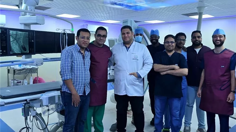 محافظ أسوان يشيد بنجاح أول عملية تركيب منظم لضربات القلب بمستشفى النيل