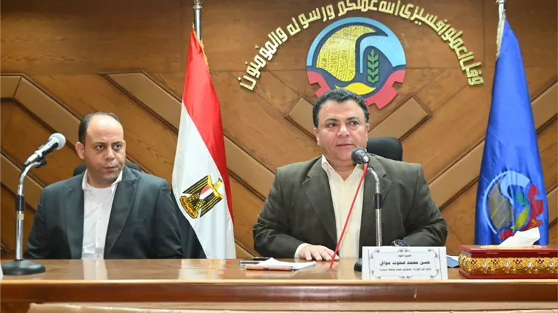  محافظ البحيرة تؤكد ضرورة مواجهة التعديات على الأراضي الزراعية