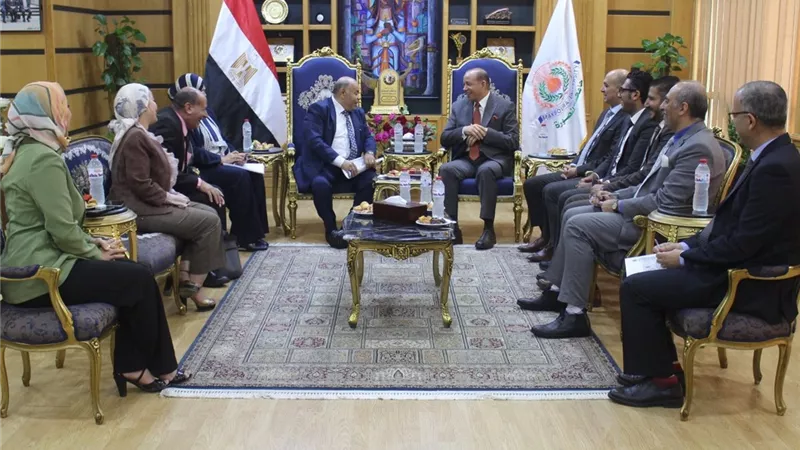 رئيس جامعة المنصورة يستقبل الملحق الثقافي الليبي لتعزيز التعاون المشترك