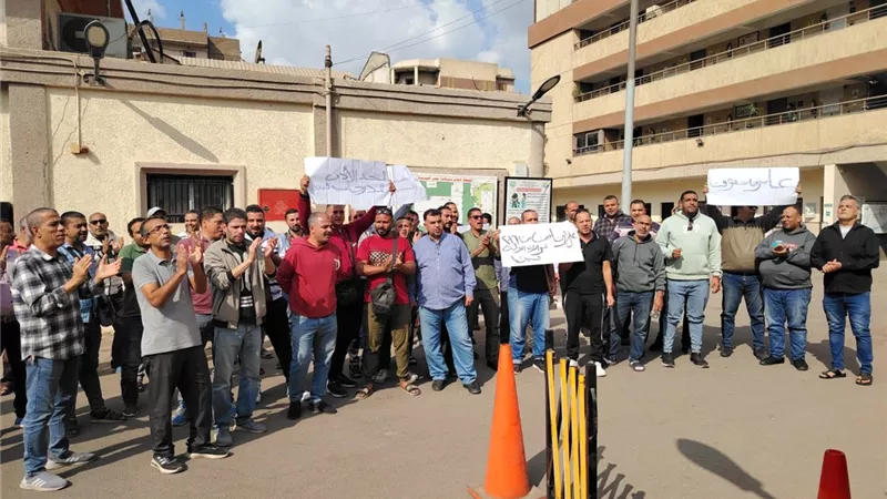 موظفو مياه القاهرة يحتجون على تعنت الادارة وتأجيل تثبيت العمالة والعلاوات