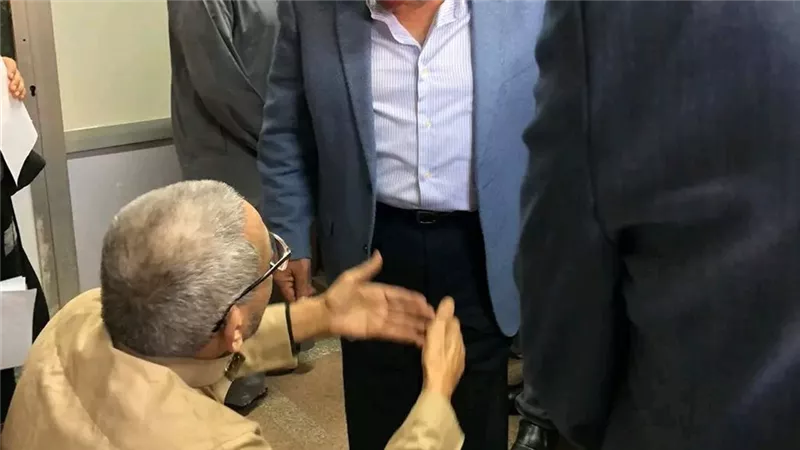 محافظ الدقهلية يتفقد عيادة 