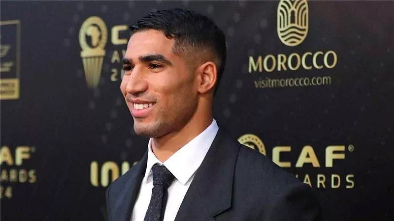 أشرف حكيمي يعلق على تتويجه بجائزة أفضل لاعب بأفريقيا: شكرا للشعب المغربي