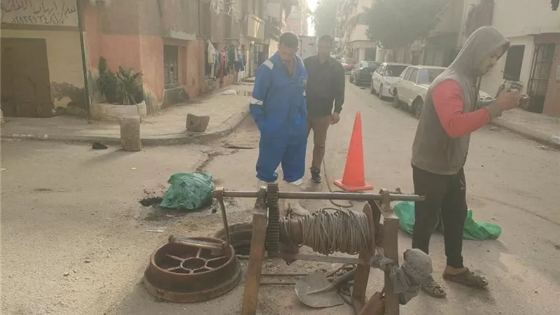 رئيس مدينة بورفؤاد يتابع جهود تطهير المطابق العمومية بشارع أبو بكر 
