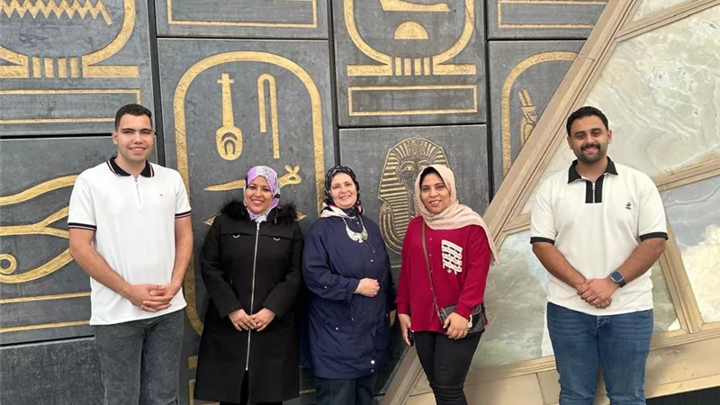 جامعة المنصورة: زيارة ميدانية لطلاب كلية التمريض إلى المتحف المصري الكبير