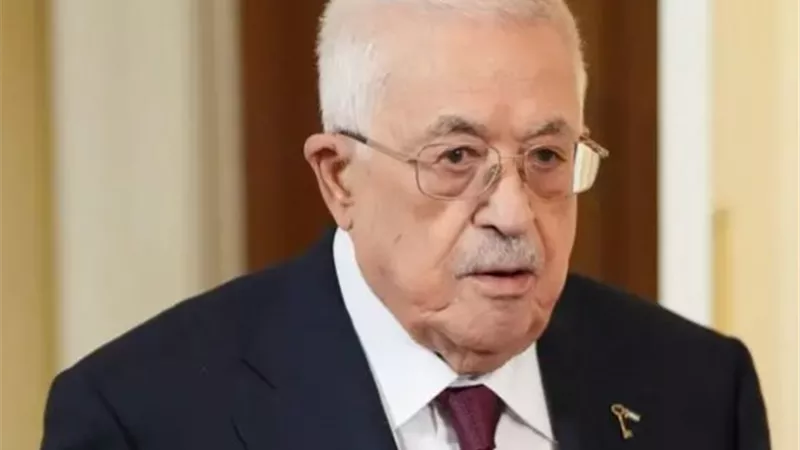 محمود عباس يُقدر موقف ولي العهد السعودي في دعم فلسطين