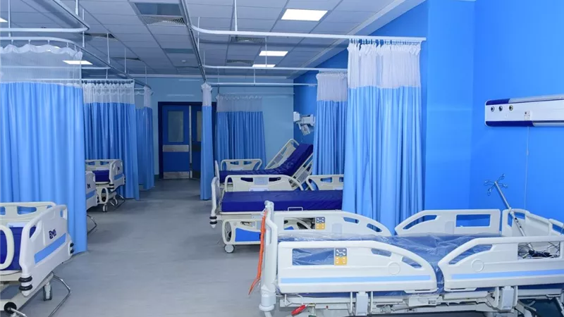  مستشفى سوهاج الجامعي ينقذ حالتين من بتر بتوصيل الأعصاب والشرايين