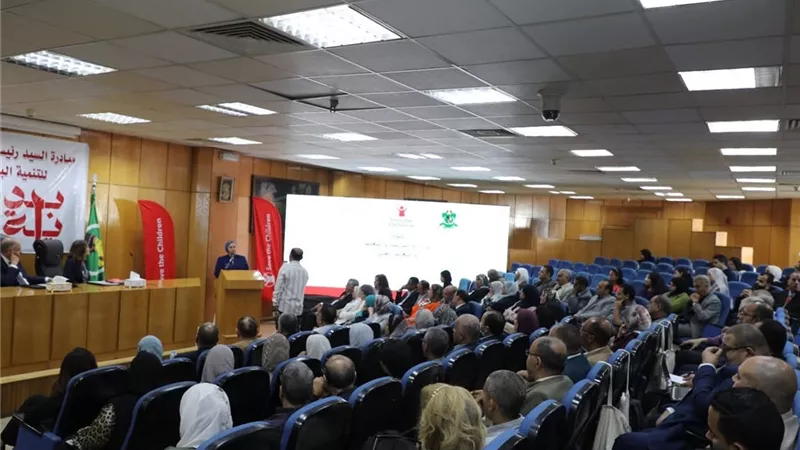 محافظ المنيا يشيد بنجاح تطبيق نموذج المدارس الآمنة 