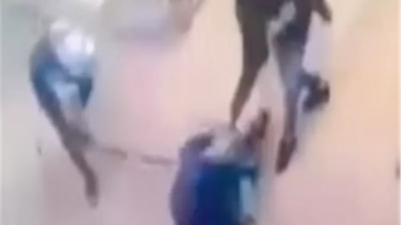«عاكسوا ابنته وتعدوا عليه».. القبض على المتهمين بسحل شخص بالبحيرة