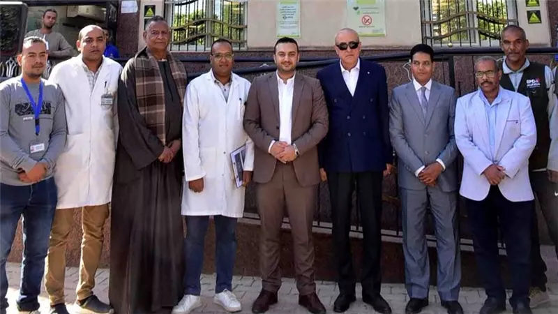 محافظ الأقصر يتفقد المراكز الصحية بإسنا ويوجّه بتحسين الخدمات