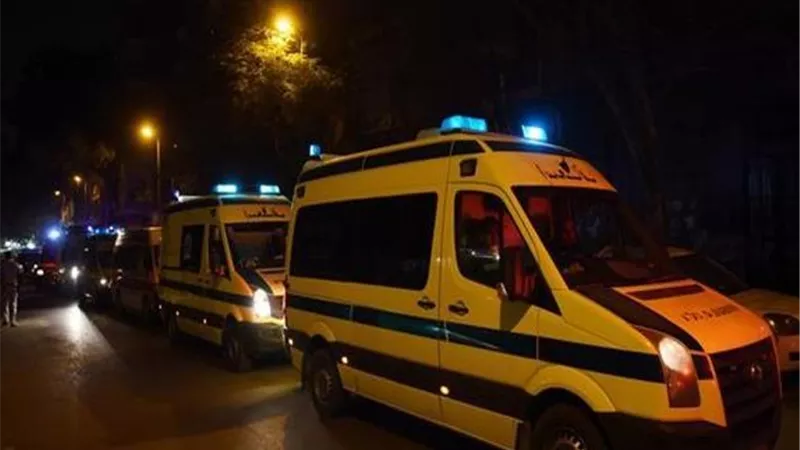 أتوبيس نقل جماعي يصطدم بعمود إنارة في كوبري القب