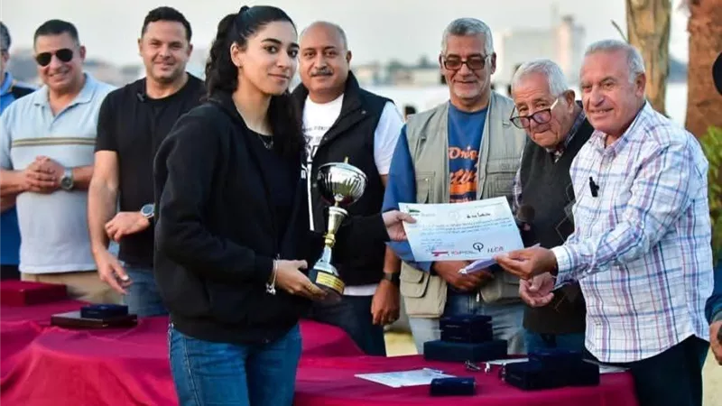 طالبة جامعة الإسماعيلية الجديدة الأهلية تتوج ببطولة الجمهورية للشراع 2025