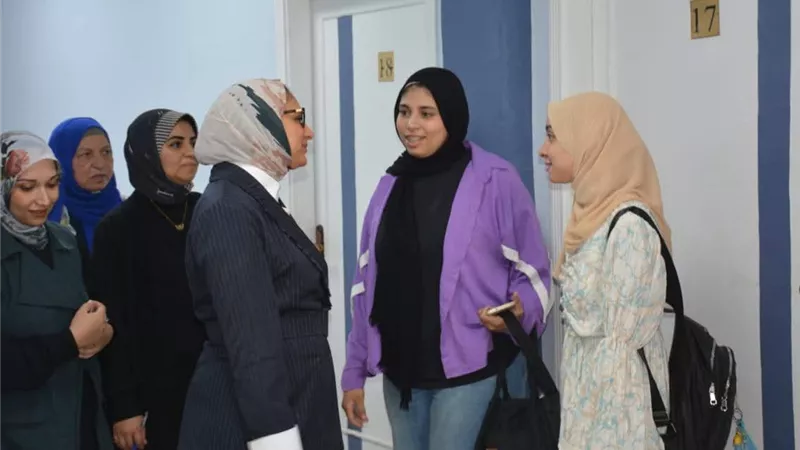 نائبة الوادي الجديد.. تتفقد سكن الطالبات المغتربات ومصنع الملابس الجاهزة 
