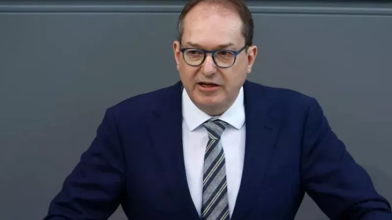 وزير داخلية ألمانيا يؤيد سحب الجنسية من مؤيدي حركة حماس
