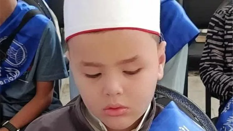 من ظلام البصر إلى نور القرآن.. «صلاح» ابن المنيا الكفيف حفظه وعمره 9 أعوام
