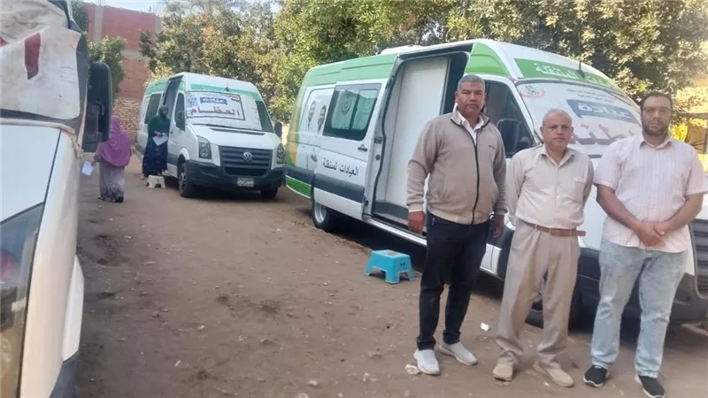 الوحدة المحلية لإهناسيا تنفذ حملات لضبط الأسواق وتنظم قوافل طبية