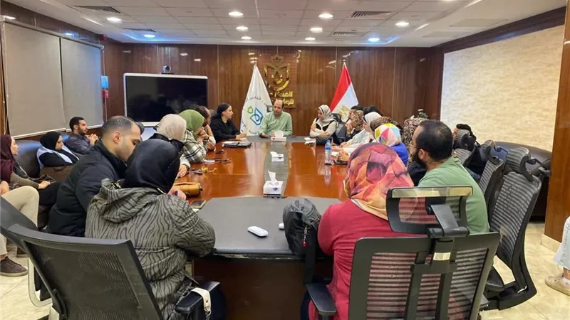 مدير الرعاية الصحية ببورسعيد يعقد اجتماعاً مشتركًا لتسهيل إجراءات المرضى