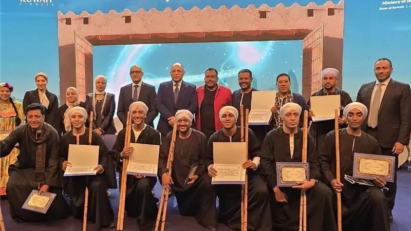 فرقة سوهاج للفنون تشعل فعالية العالم العربي بالكويت