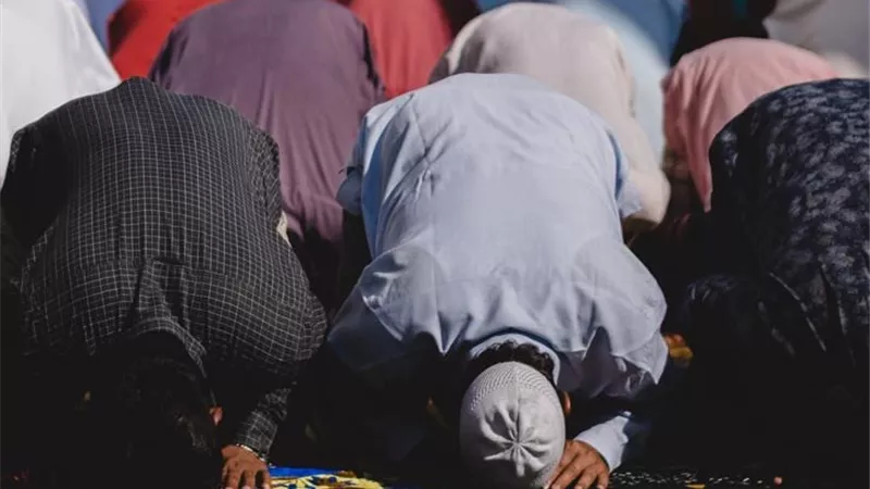 دار الإفتاء توضح فضل سنة الفجر والآيات المستحبة