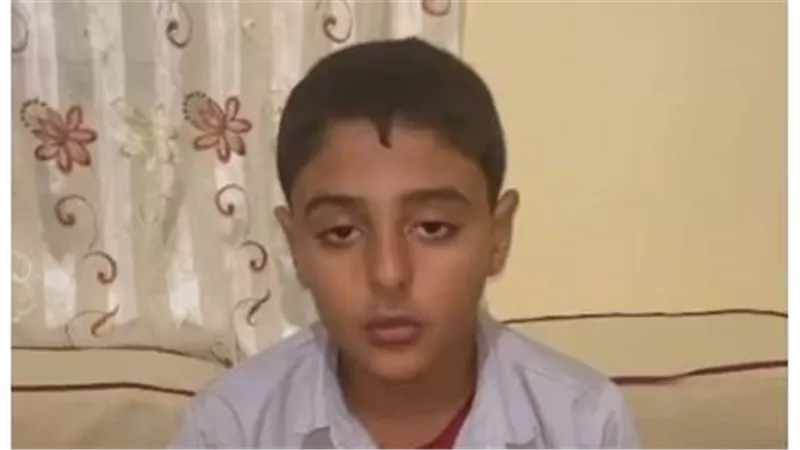 “المديرة العضاضة”.. مسؤولة مدرسة تحتجز طالبا وتعتدي عليه بـ«السلبة»