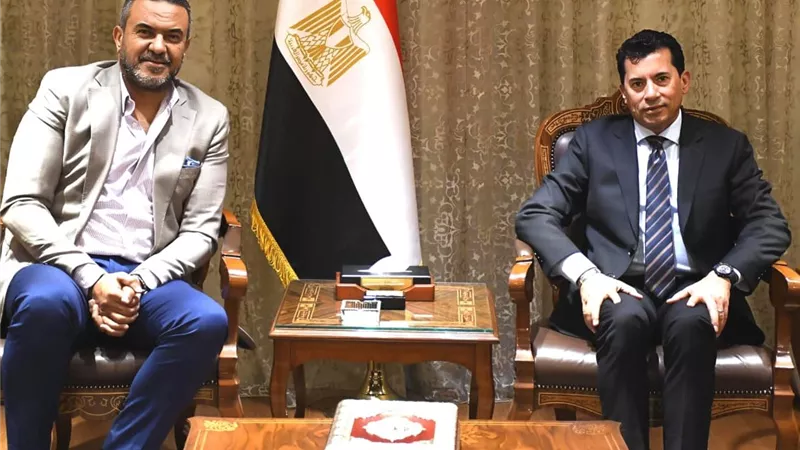 وزير الرياضة يبحث مع رئيس الـNBA التعاون في دوري السلة الأمريكية