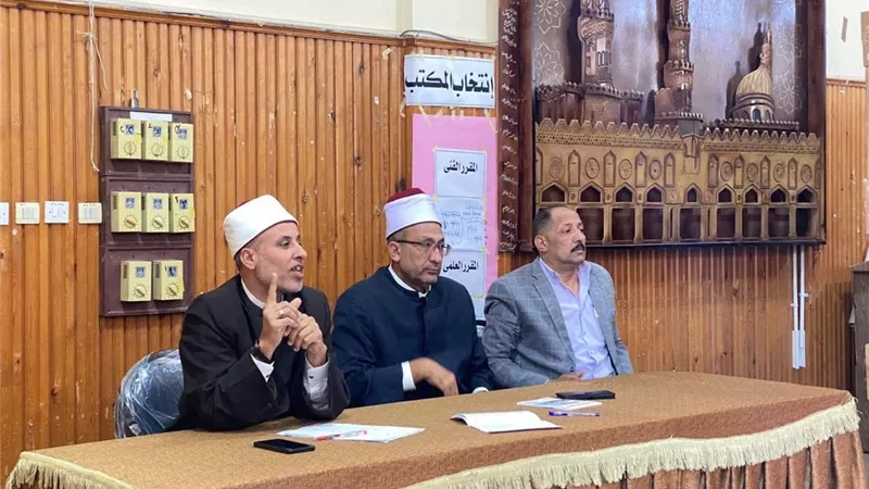 رئيس أزهرية كفر الشيخ يتابع العملية التعليمية بمعاهد المرابعين والخادمية