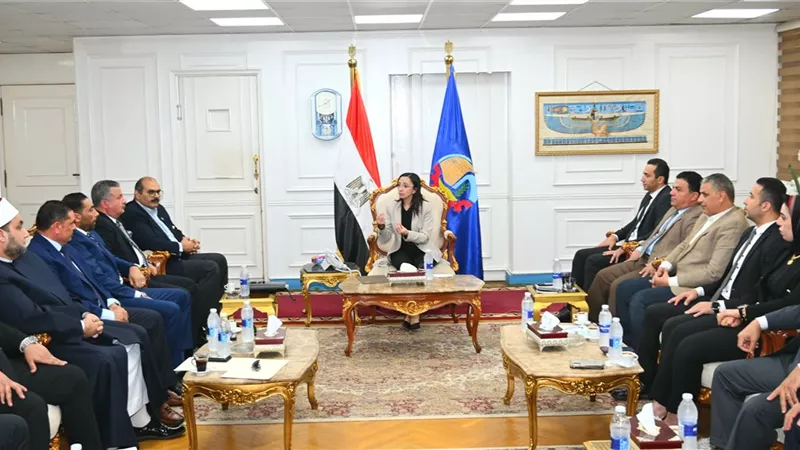 محافظ البحيرة تعقد اجتماعا مع أعضاء مجلس الشيوخ الجدد 