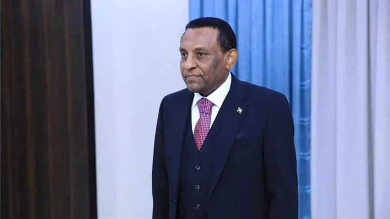رئيس وزراء السودان يشكر السعودية وأمريكا على مساعي وقف القتال بالسودان