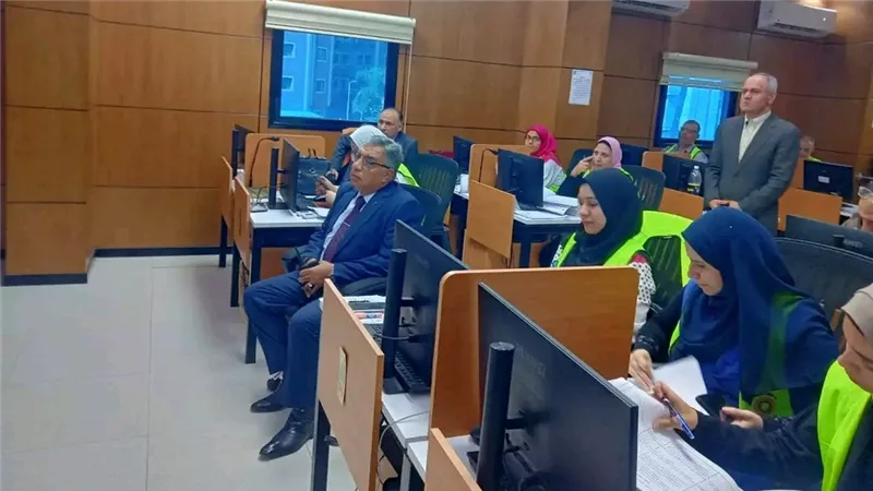 متابعة ميدانية رقمية.. محافظ الدقهلية يرصد الخدمات من مركز الطوارئ