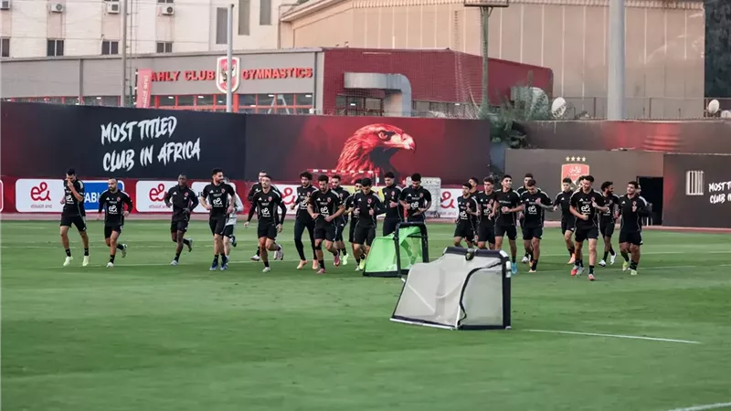 انتظام لاعبي الأهلي الدوليين في التدريبات استعدادا لمواجهة شبية القبائل  
