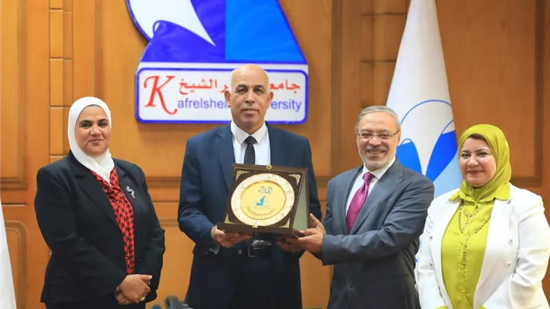جامعة كفر الشيخ تستقبل وفد إدارة جائزة التميز الحكومي 
