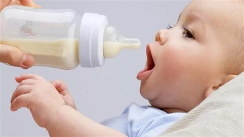 ضوابط جديدة لصرف ألبان الأطفال.. و