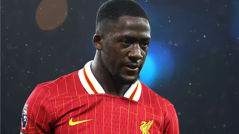 كوناتي يفاضل بين خيارين قبل حسم مستقبله مع ليفربول